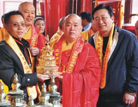 敬奉中国佛教协会副会长、少林寺释永信方丈
